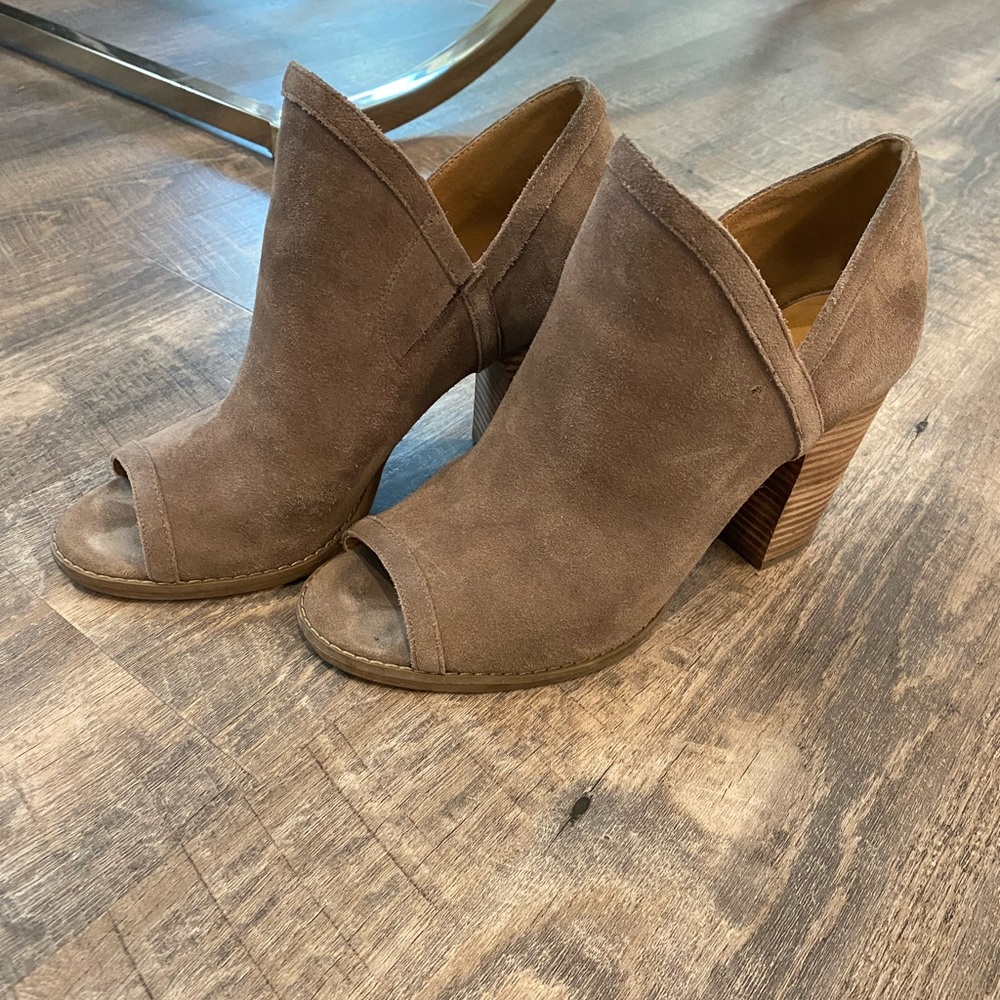 Taupe Lucky Brand peep toe bootie with block heel